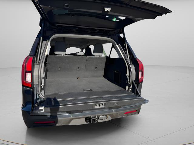 Used 2025 Ford Expedition Max Active AWD/4WD image 12