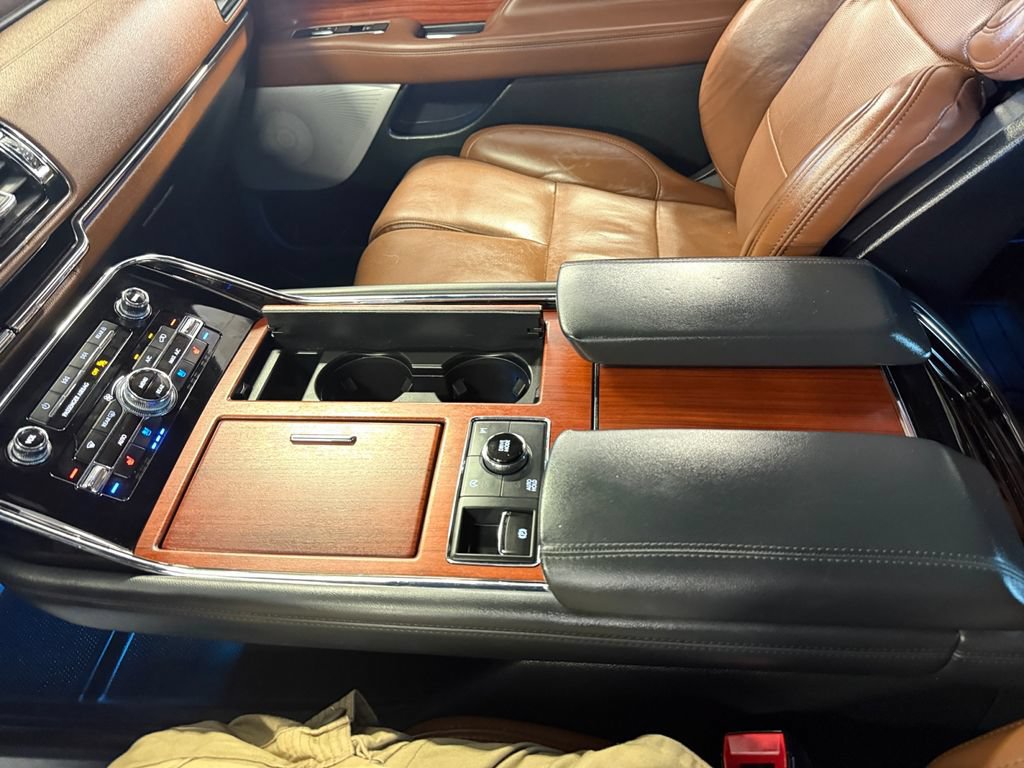 Used 2023 Lincoln Navigator Reserve AWD/4WD image 30