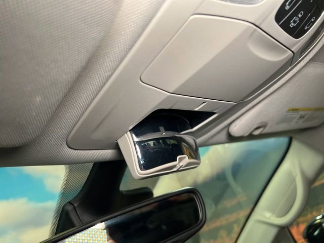 Used 2024 Chrysler Pacifica Limited FWD image 47