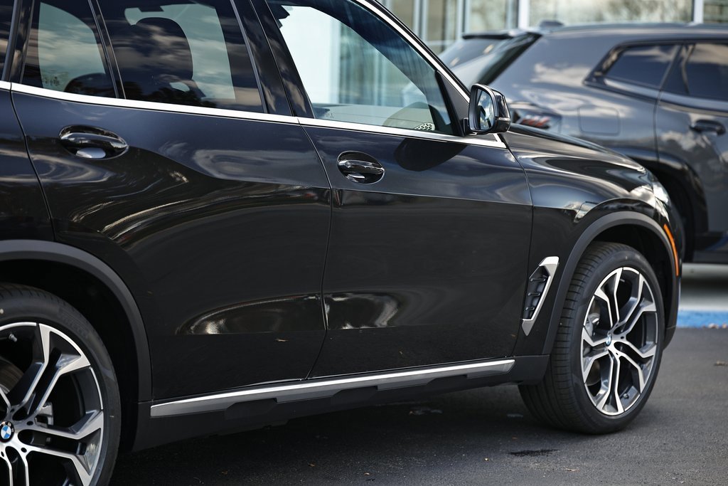 New 2026 BMW X5 xDrive50e w/ Climate Comfort Package image 8