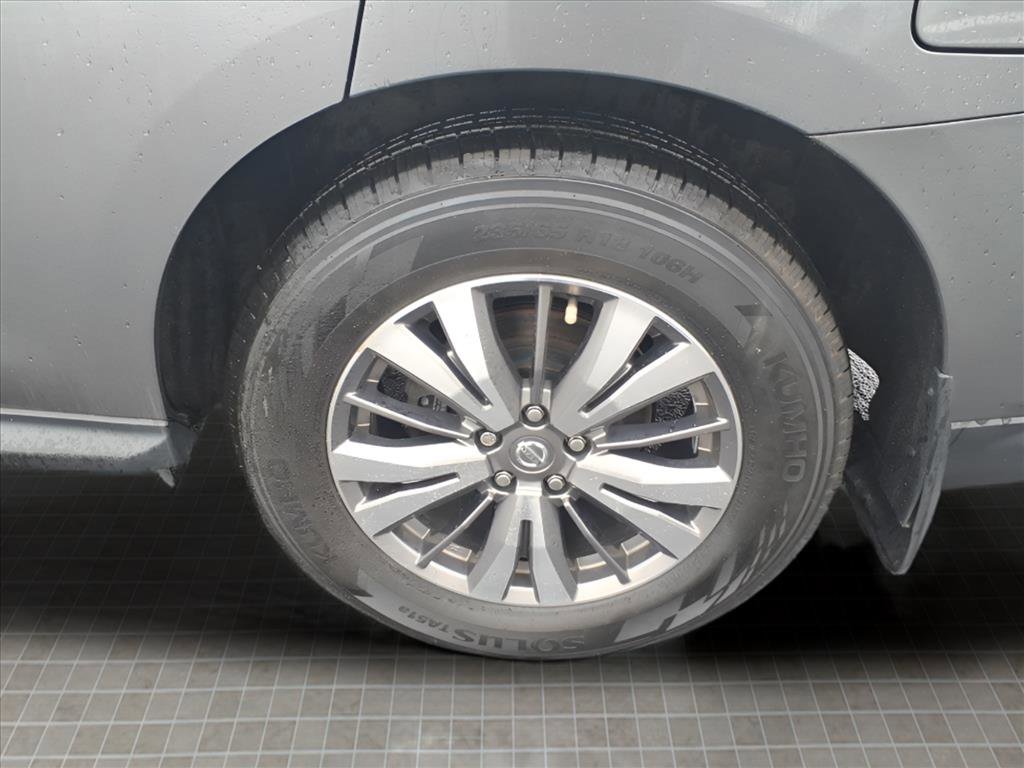 Used 2020 Nissan Pathfinder S image 11