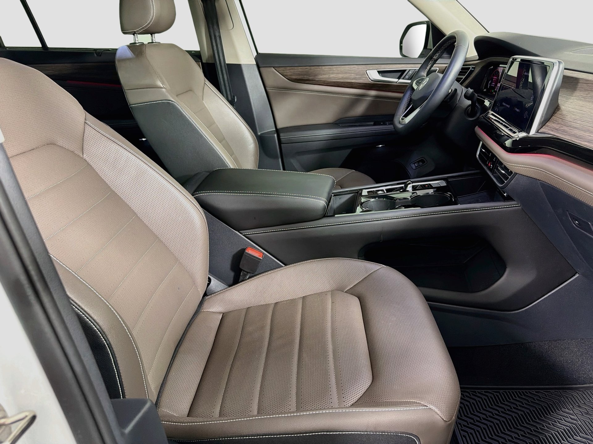 Certified 2025 Volkswagen Atlas SEL AWD/4WD image 30