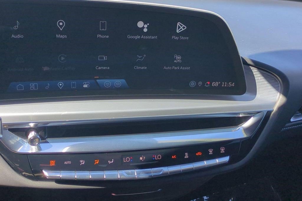 Certified 2024 Cadillac Lyriq Luxury image 12