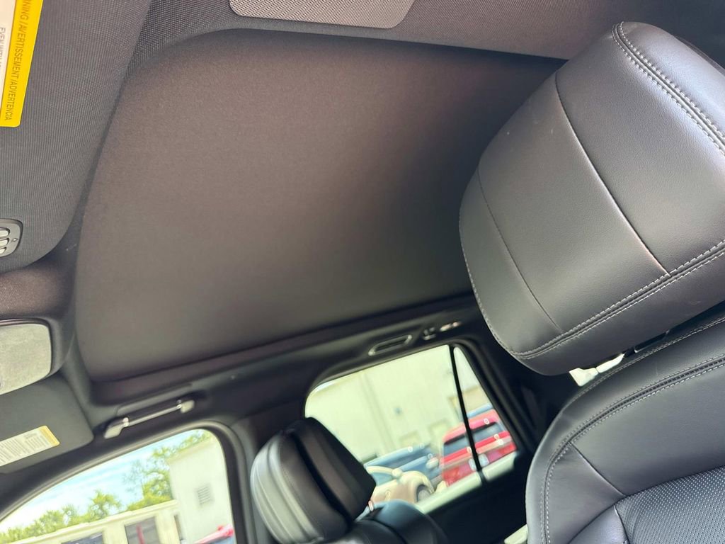 New 2025 Lincoln Navigator L Reserve w/ Jet Appearance Package image 32