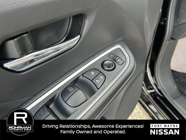 Used 2025 Nissan Versa SR w/ Trunk Package FWD image 31