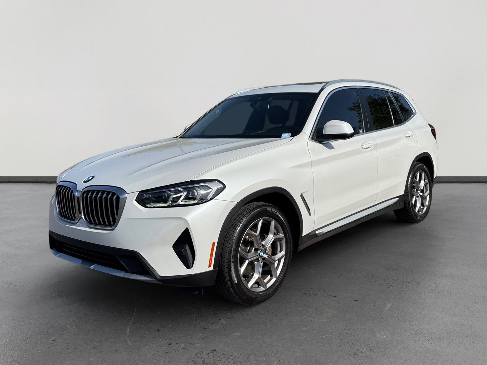 Used 2022 BMW X3 sDrive30i w/ Premium Package 2