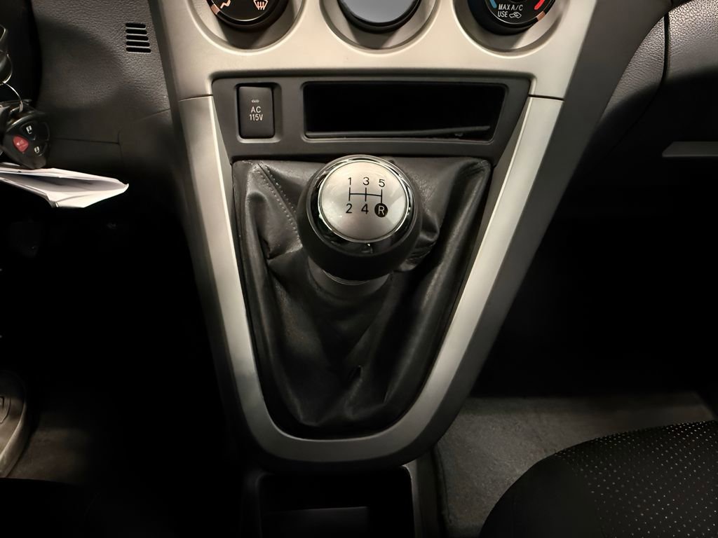 Used 2009 Pontiac Vibe w/ Preferred Package image 24