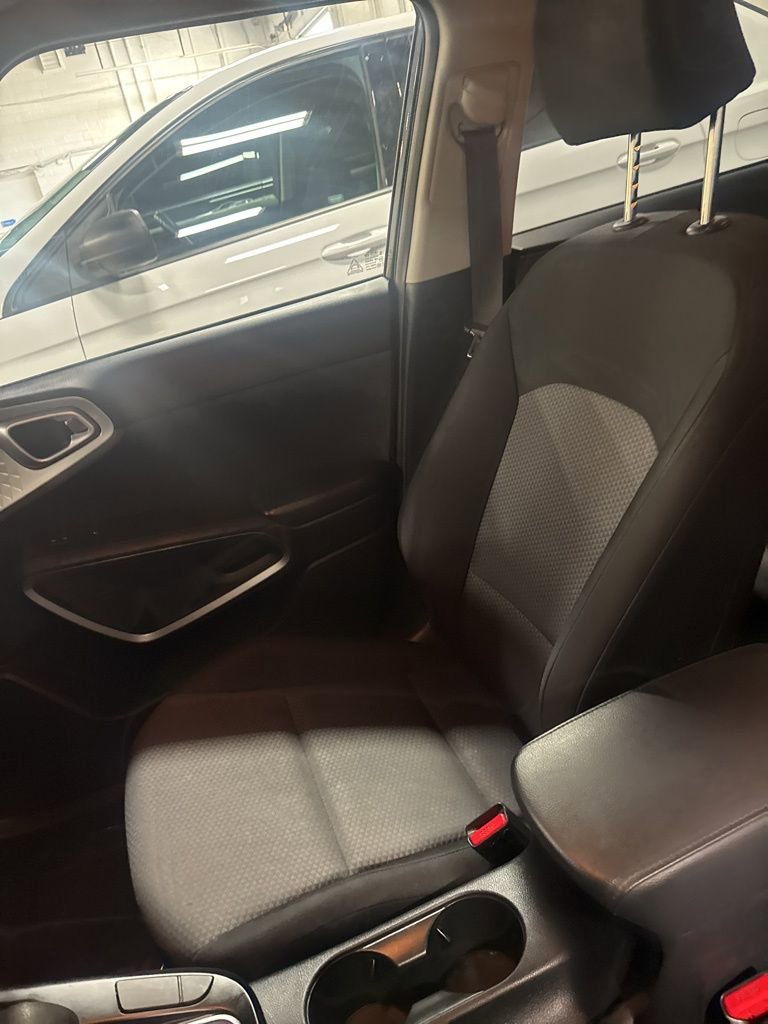 Used 2020 Kia Soul LX image 8