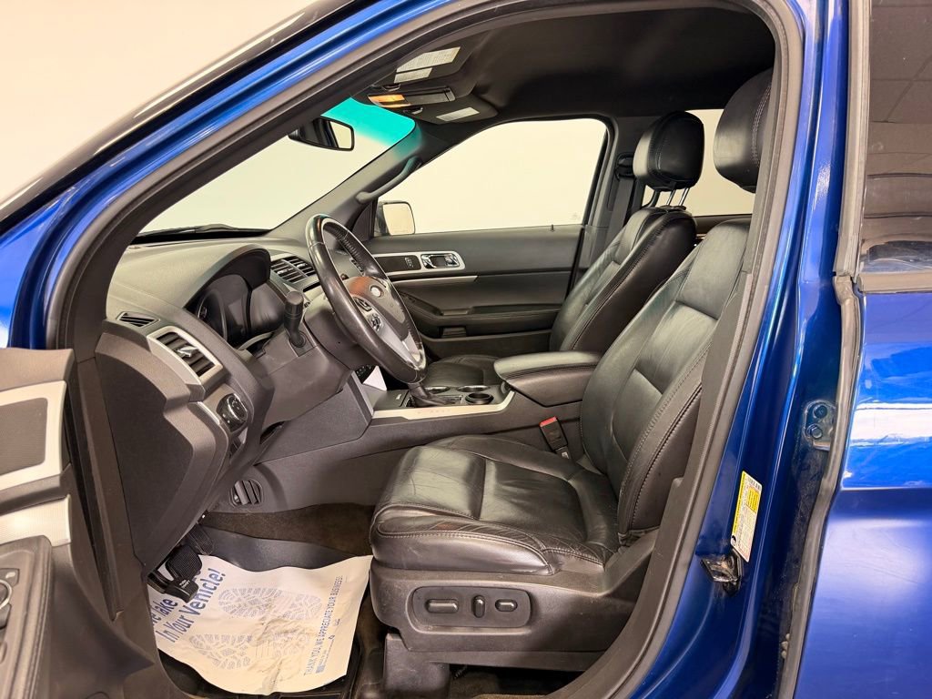 Used 2013 Ford Explorer XLT FWD image 3