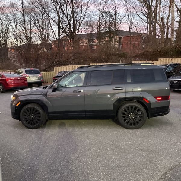 Used 2025 Hyundai Santa Fe Calligraphy image 3