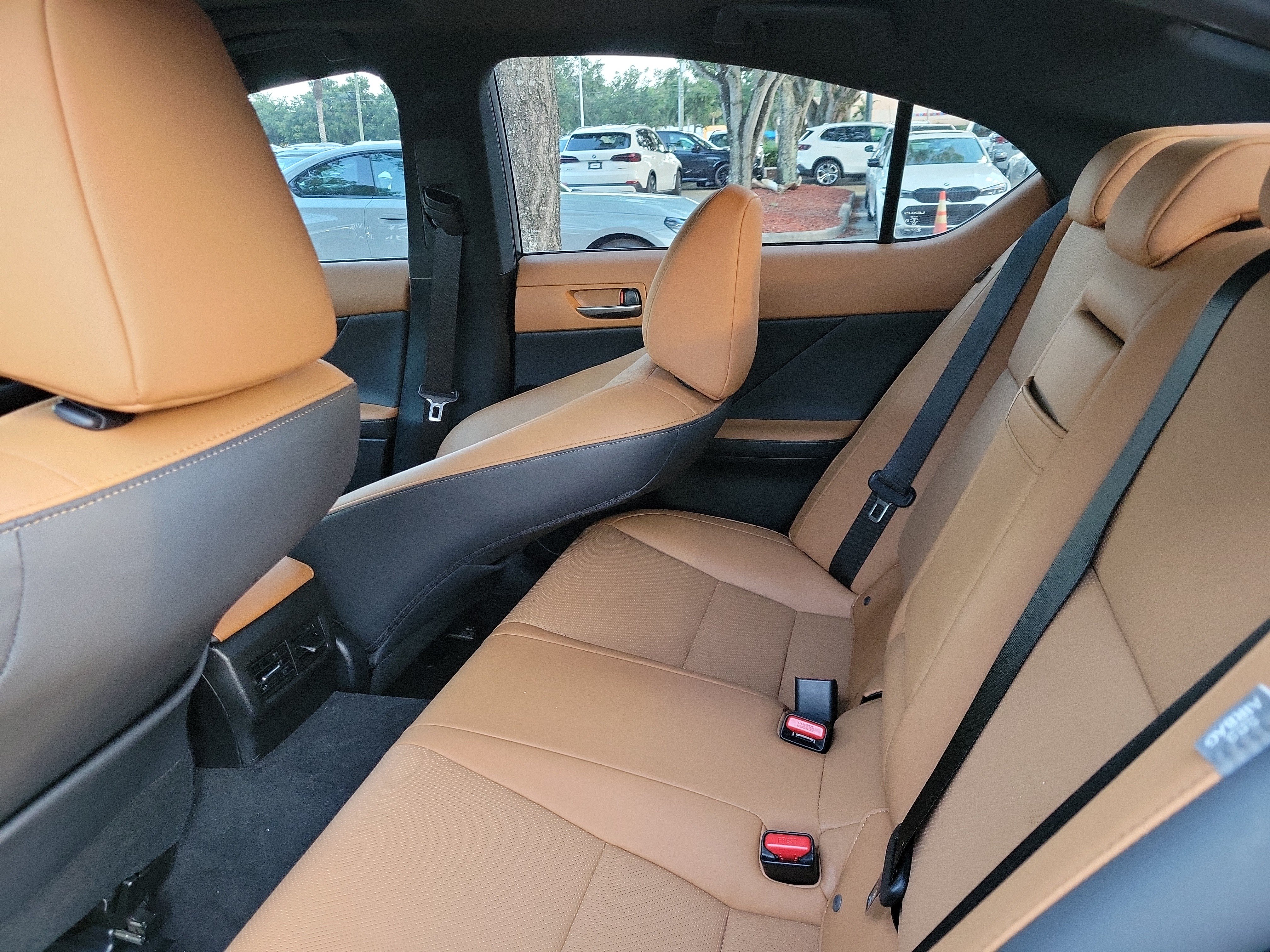 Used 2023 Lexus IS 300 w/ Comfort Package RWD image 9