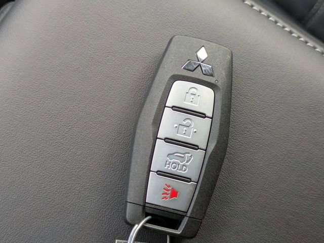 New 2026 Mitsubishi Outlander SE image 35