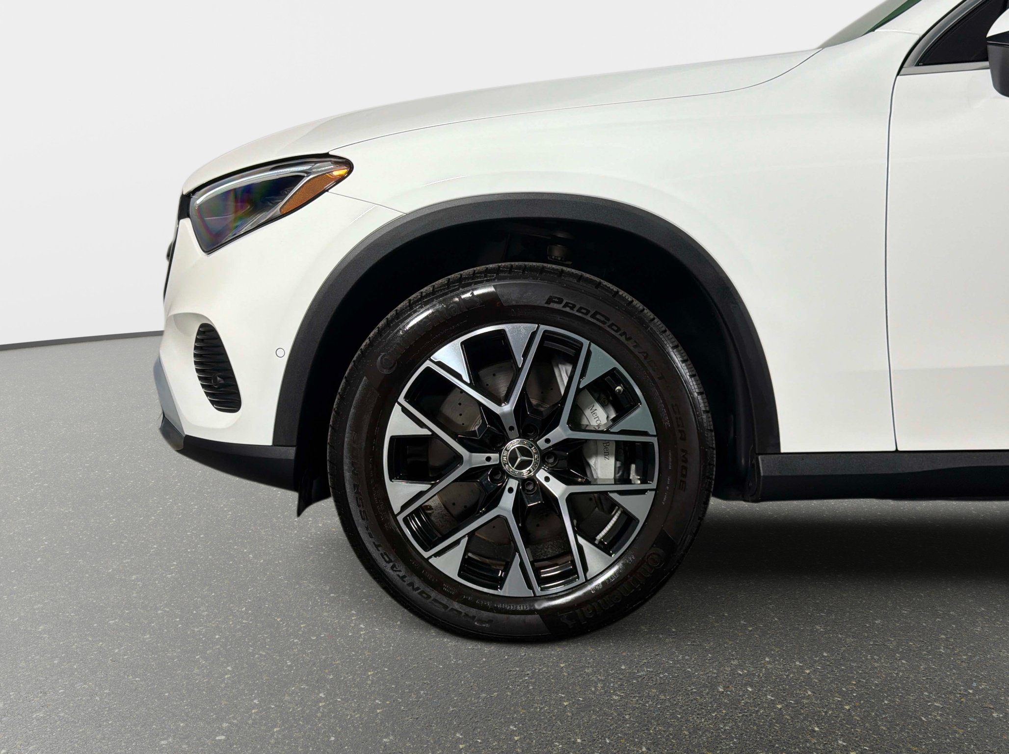 Used 2025 Mercedes-Benz GLC 350e 4MATIC image 16