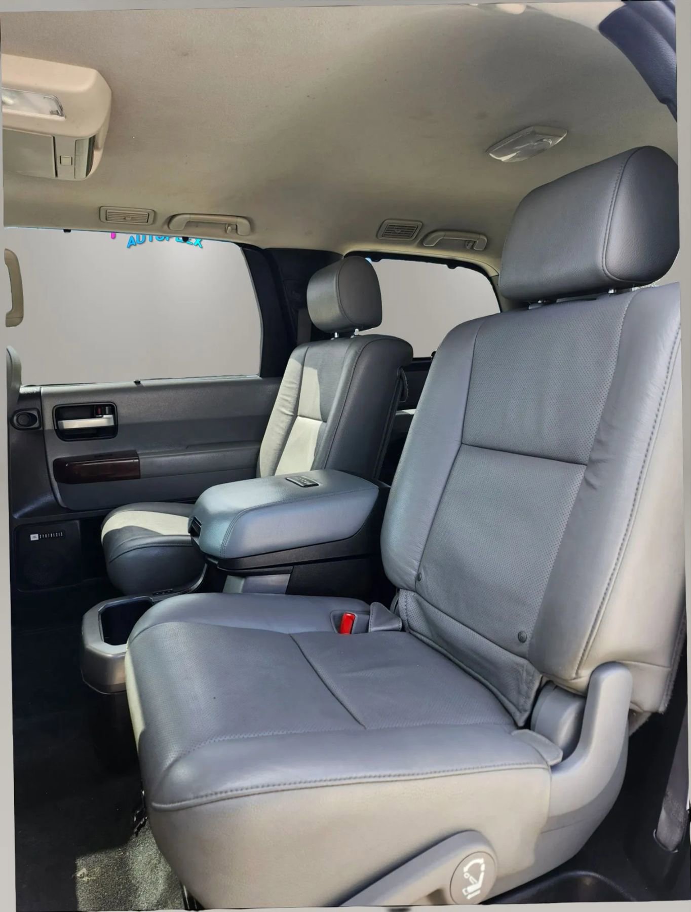 Used 2016 Toyota Sequoia Platinum AWD/4WD image 16