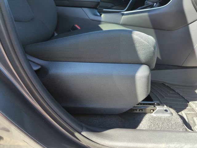 Used 2021 Toyota RAV4 LE image 35