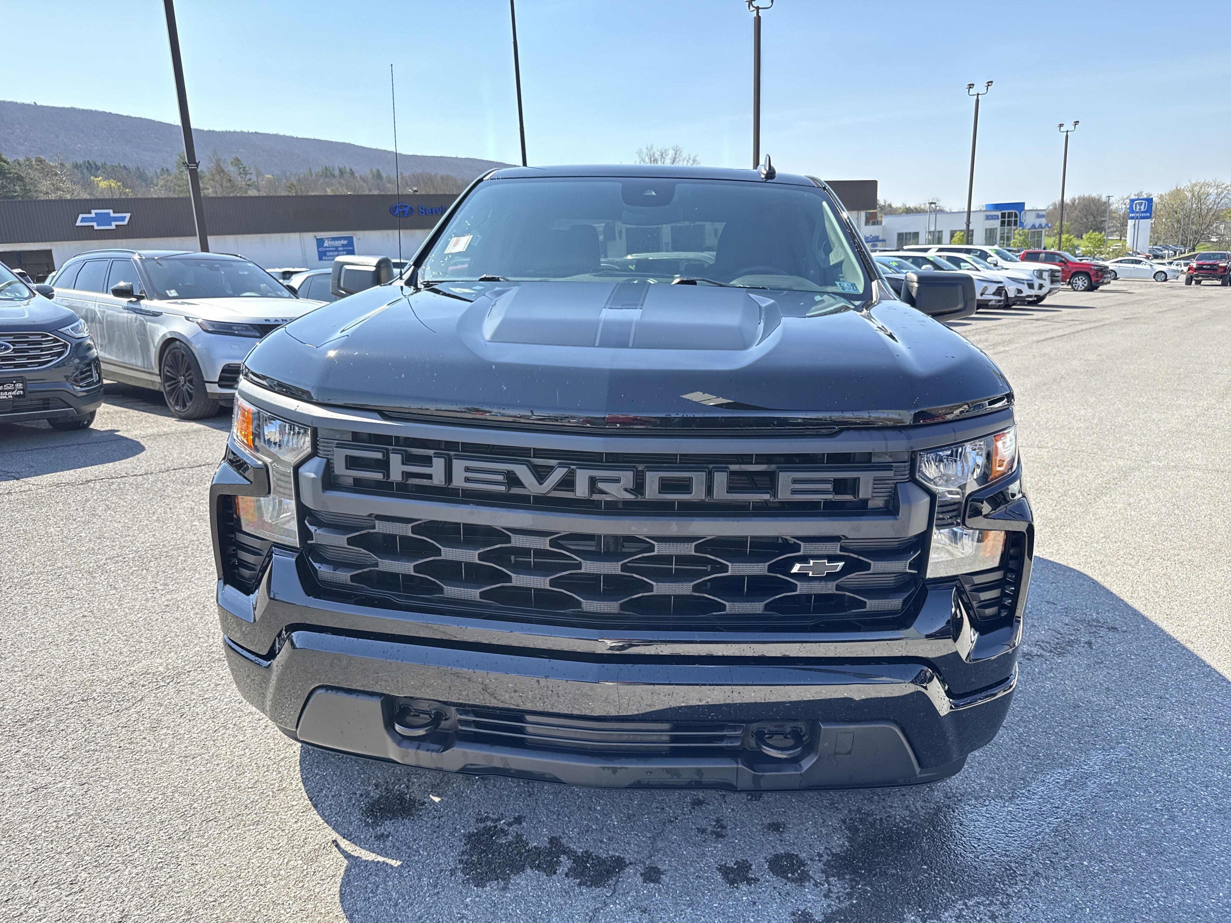 Used 2024 Chevrolet Silverado 1500 Custom w/ Rally Edition image 8