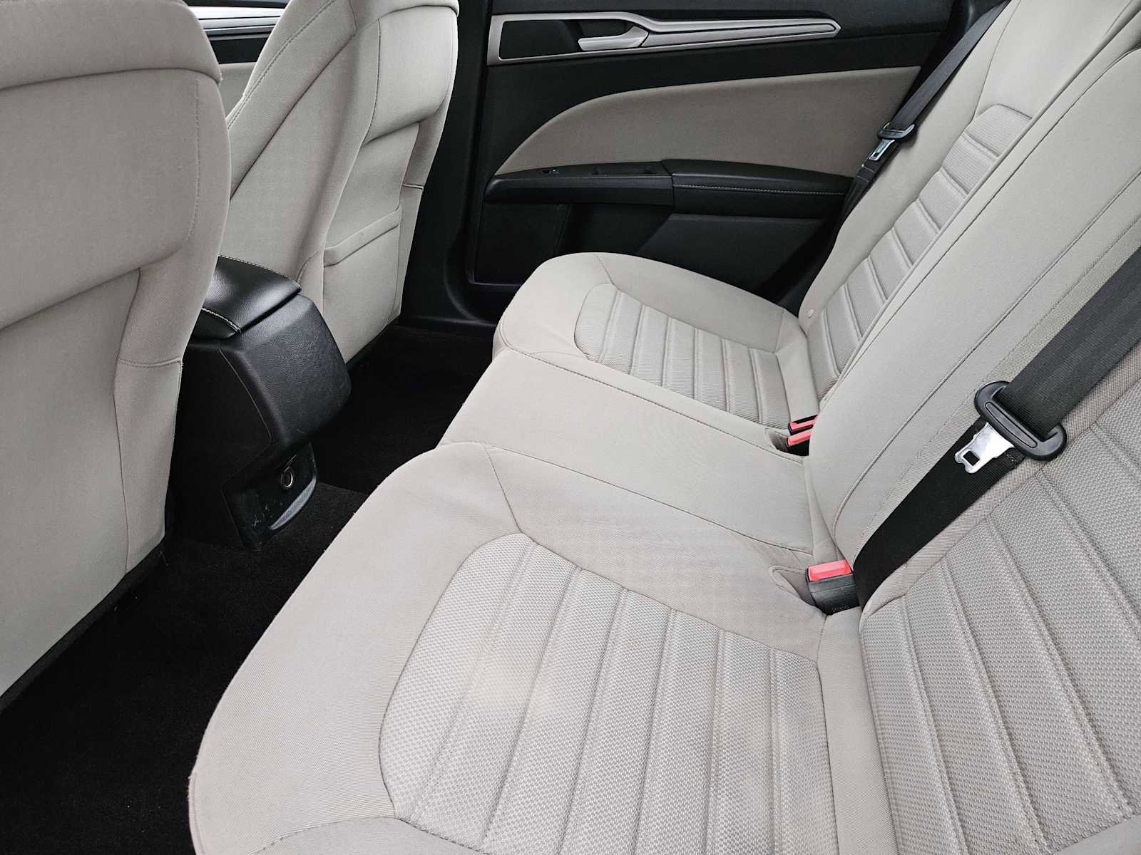 Used 2020 Ford Fusion S image 27