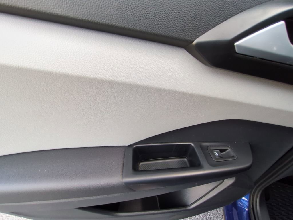 Used 2023 Volkswagen Taos SE image 23