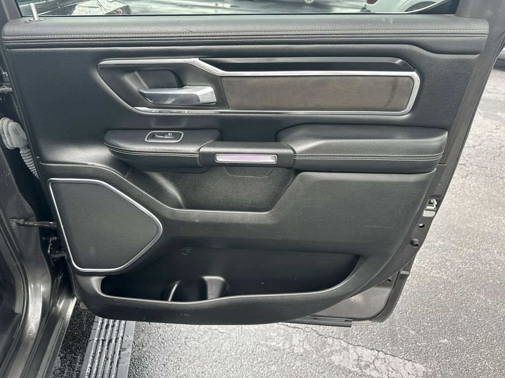 Used 2022 RAM 1500 Laramie AWD/4WD image 16