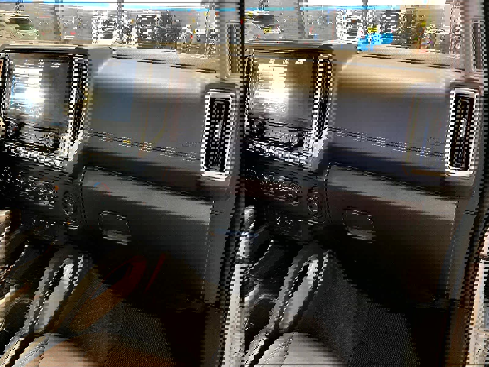 Used 2025 Nissan Frontier SV image 13