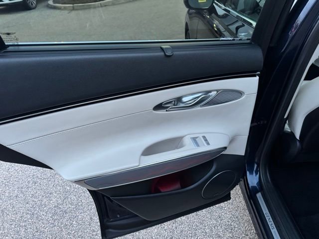 Used 2022 Genesis GV70 2.5T w/ Advanced Package image 38