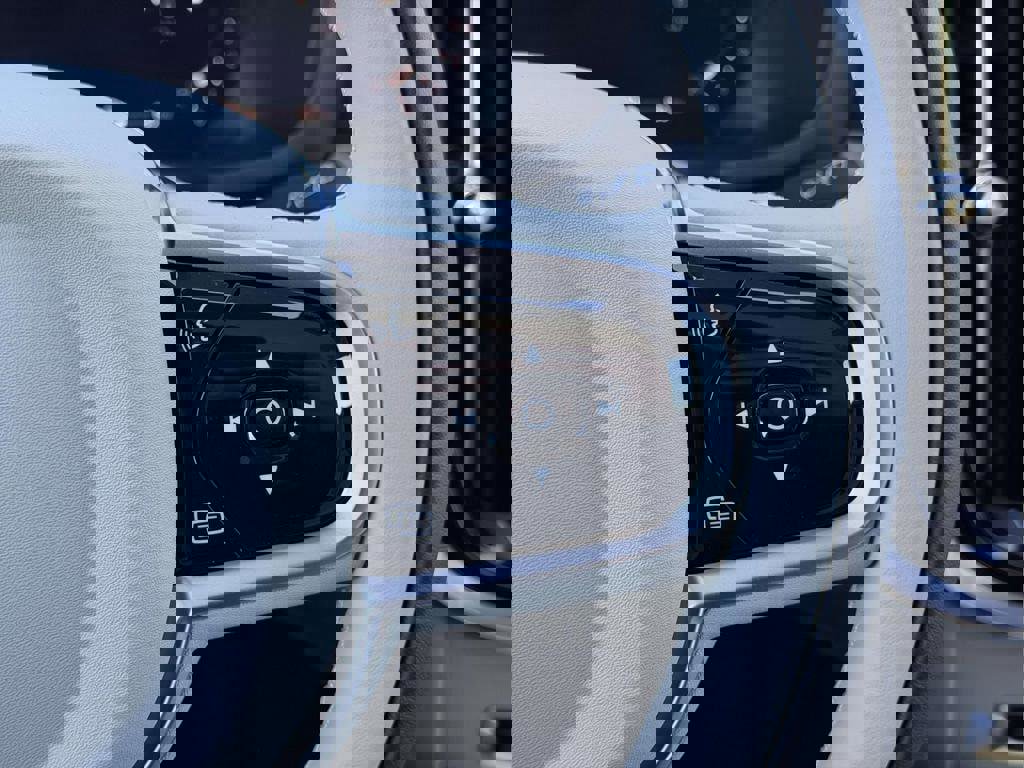 New 2026 Volvo V60 B5 Cross Country Plus w/ Protection Package Premier image 9