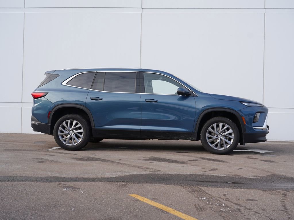 Used 2025 Buick Enclave Preferred AWD/4WD image 2