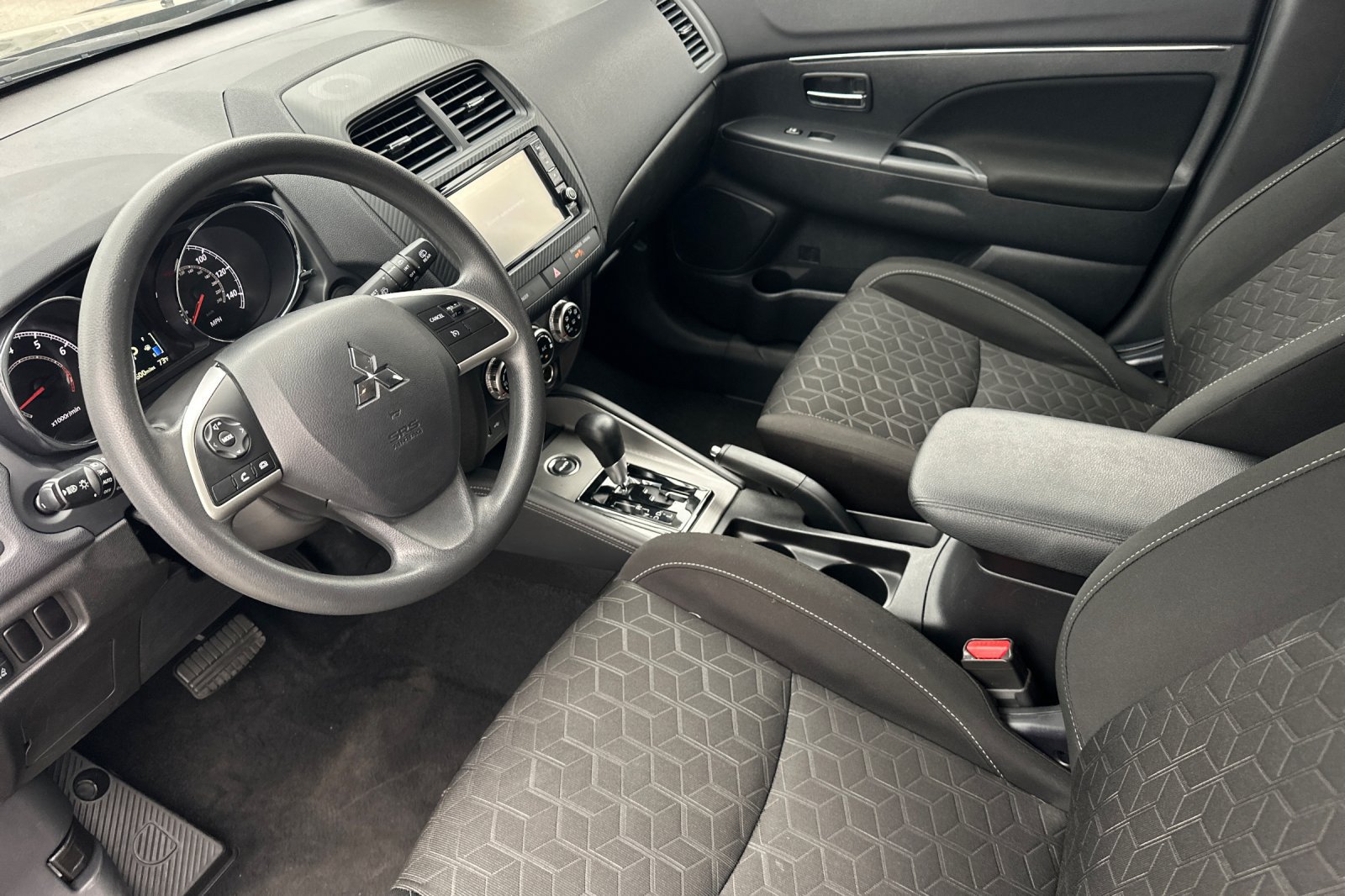 Used 2025 Mitsubishi Outlander Sport AWD image 9