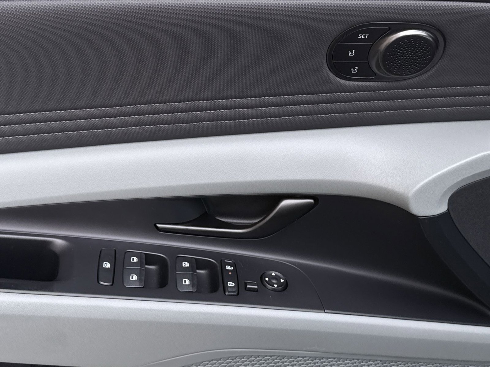 New 2026 Hyundai Elantra Limited image 15