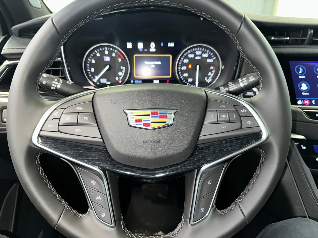 New 2026 Cadillac XT5 Premium Luxury w/ LPO, ONYX Package image 8