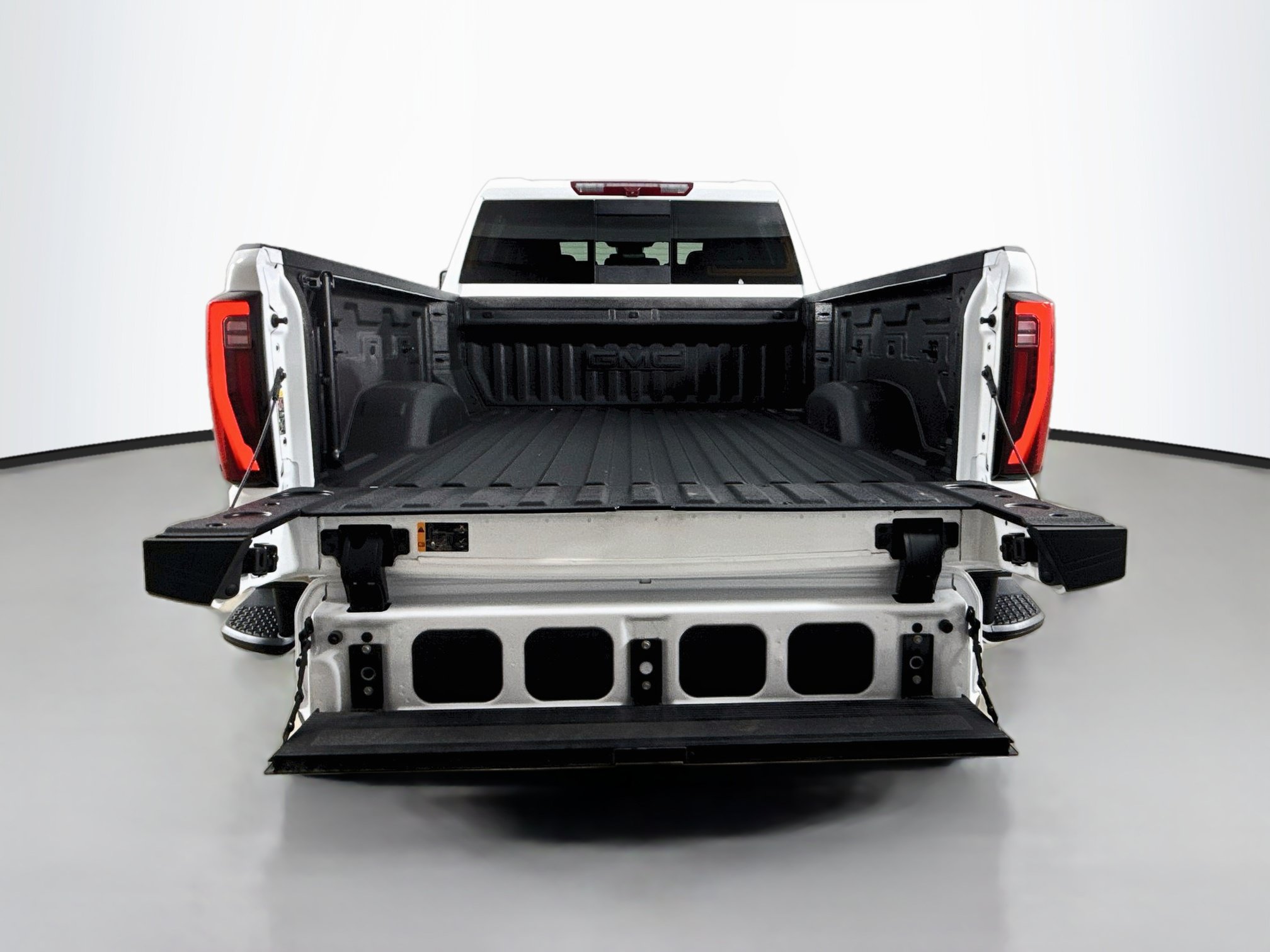 Used 2025 GMC Sierra 3500 SLT w/ SLT Premium Package AWD/4WD image 31
