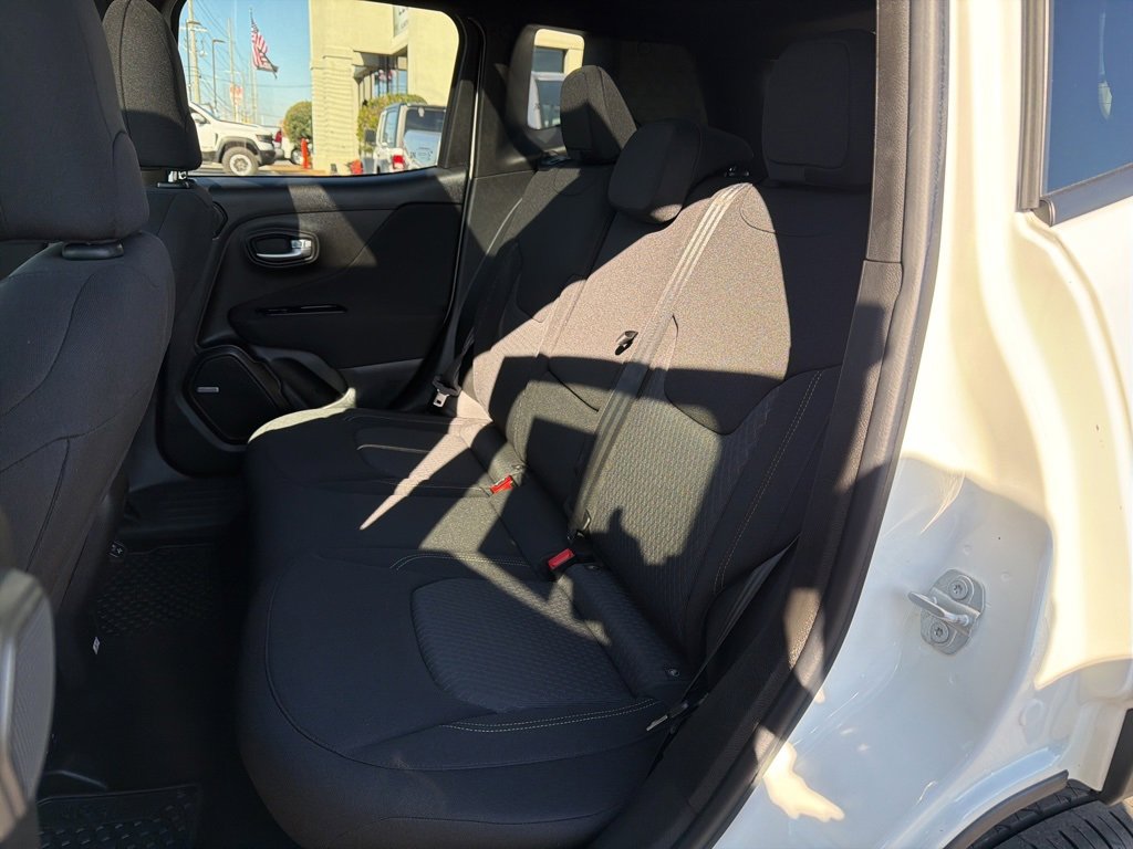 Used 2021 Jeep Renegade Latitude w/ Sun & Sound Group image 20