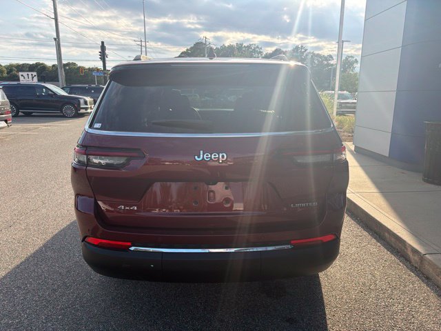 Used 2023 Jeep Grand Cherokee L Limited AWD/4WD image 7
