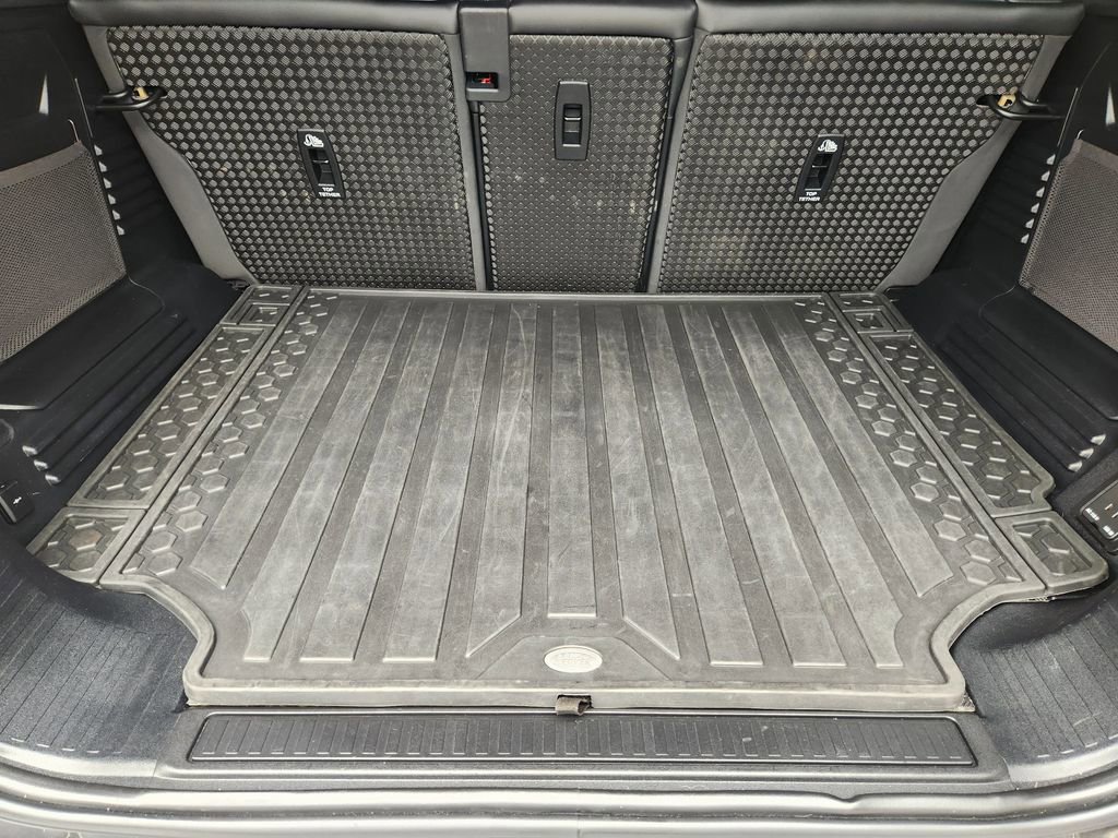 Used 2023 Land Rover Defender 110 S image 35