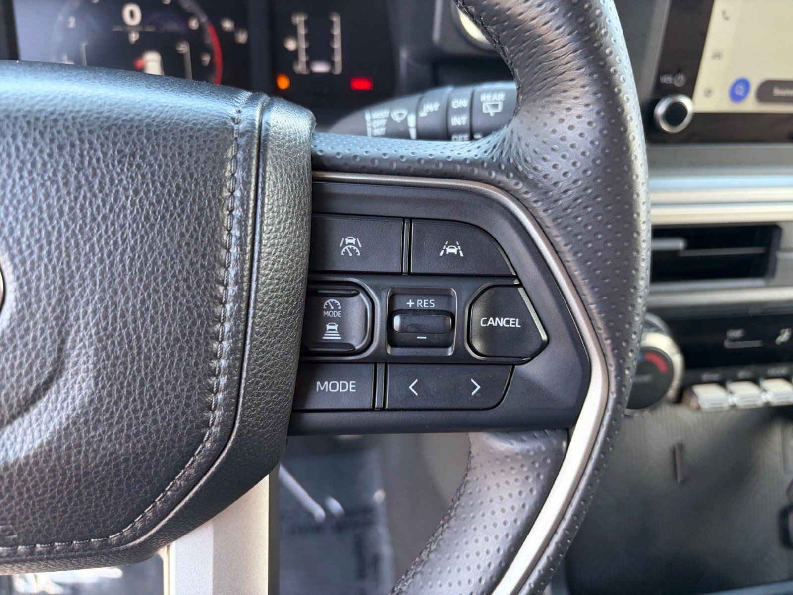 Certified 2025 Toyota 4Runner SR5 AWD/4WD image 15