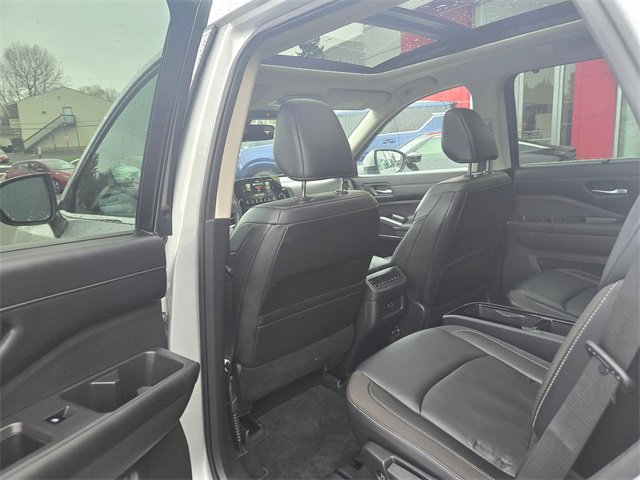 Used 2022 Nissan Pathfinder SL w/ SL Premium Package image 15