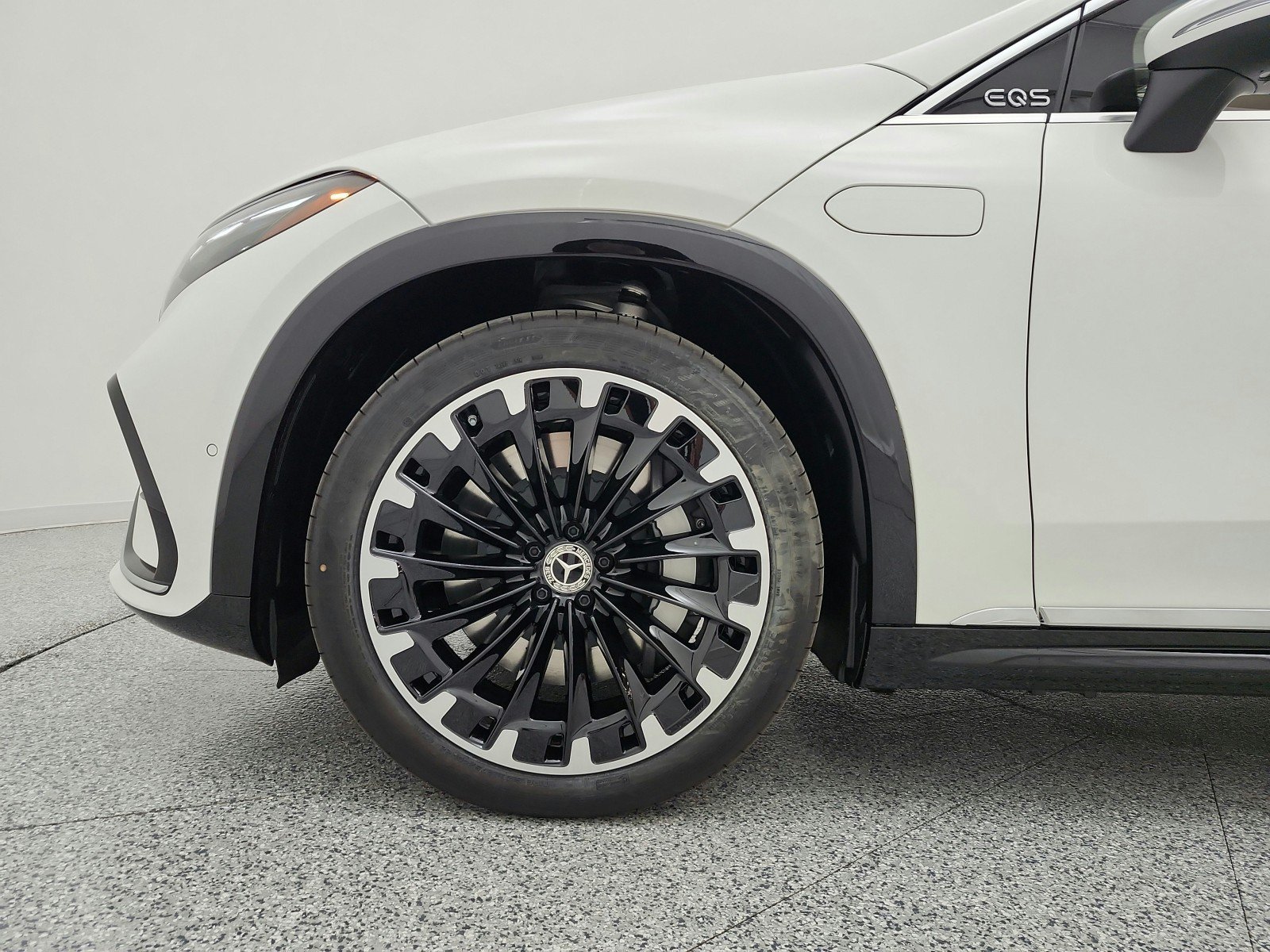 New 2027 Mercedes-Benz EQS 400 4MATIC SUV image 12