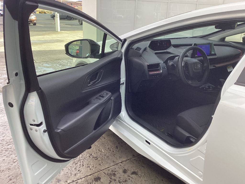 New 2026 Toyota Prius Plug-In Hybrid image 12