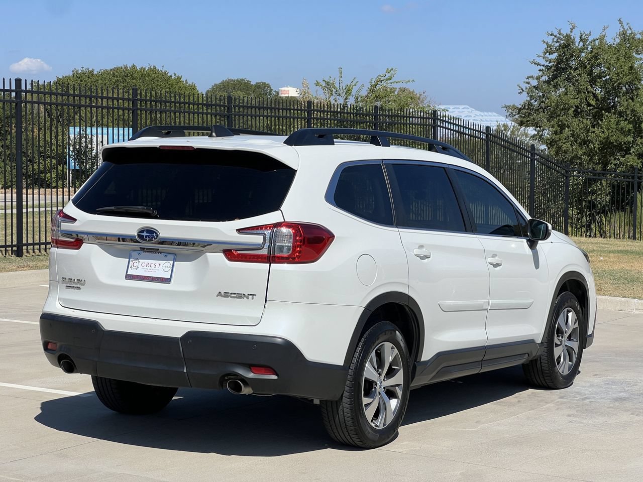 Used 2023 Subaru Ascent Premium w/ Convenience Package AWD/4WD image 4