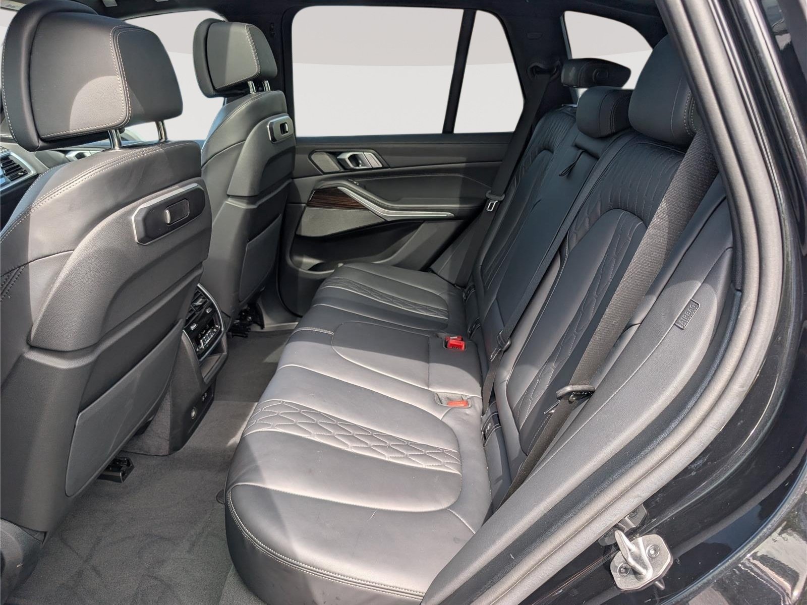 Used 2025 BMW X5 xDrive50e AWD/4WD image 16
