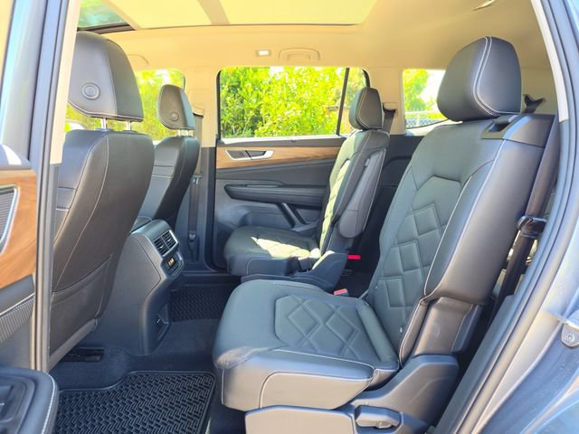 Used 2025 Volkswagen Atlas SE w/ Panoramic Sunroof Package FWD image 9