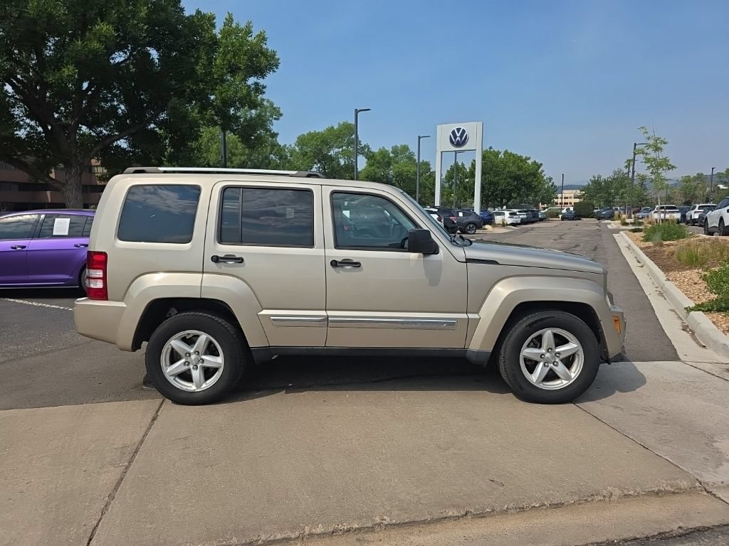 Used 2011 Jeep Liberty Limited w/ Comfort/Convenience Group AWD/4WD image 6