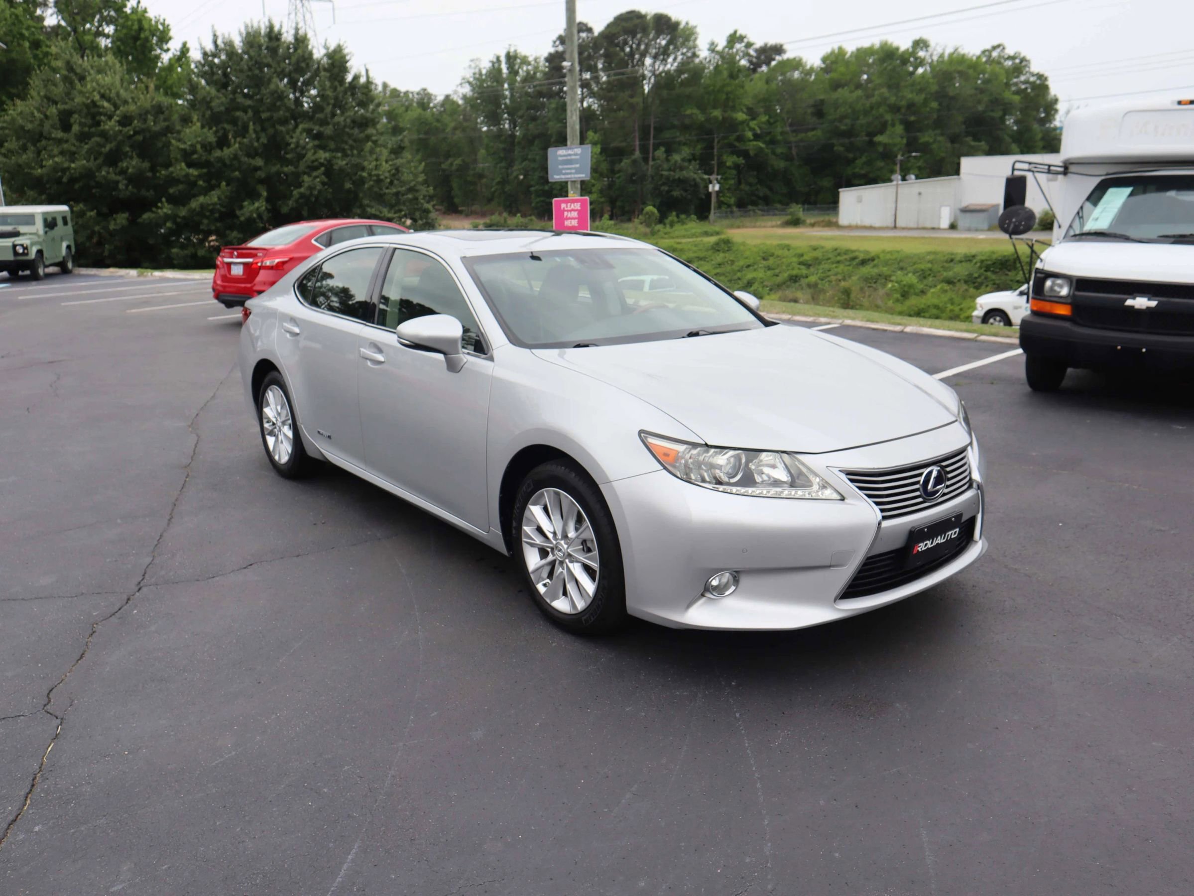 Used 2013 Lexus ES 300h w/ Luxury Pkg FWD image 12