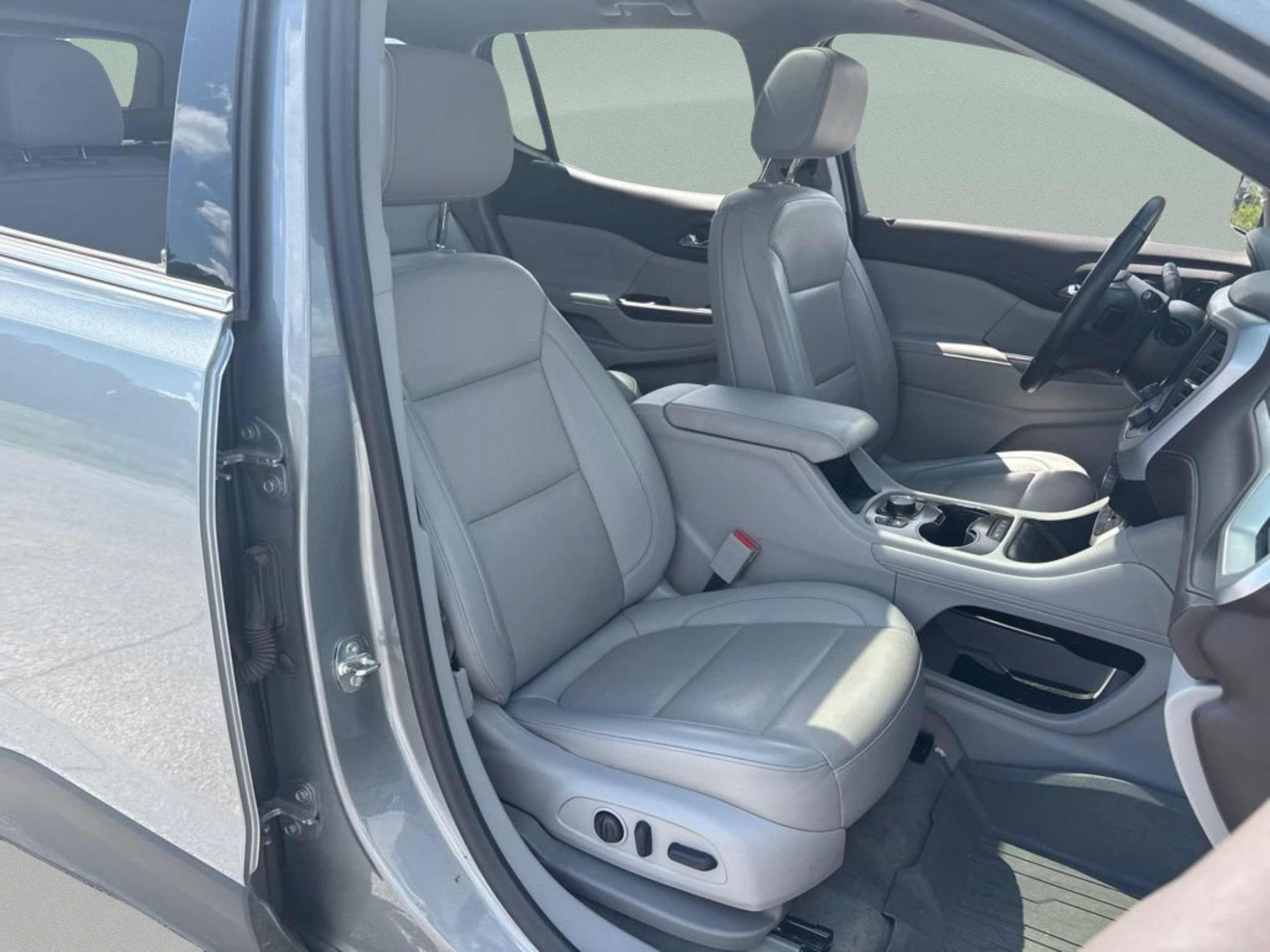 Used 2023 GMC Acadia SLT w/ Preferred Package FWD image 33