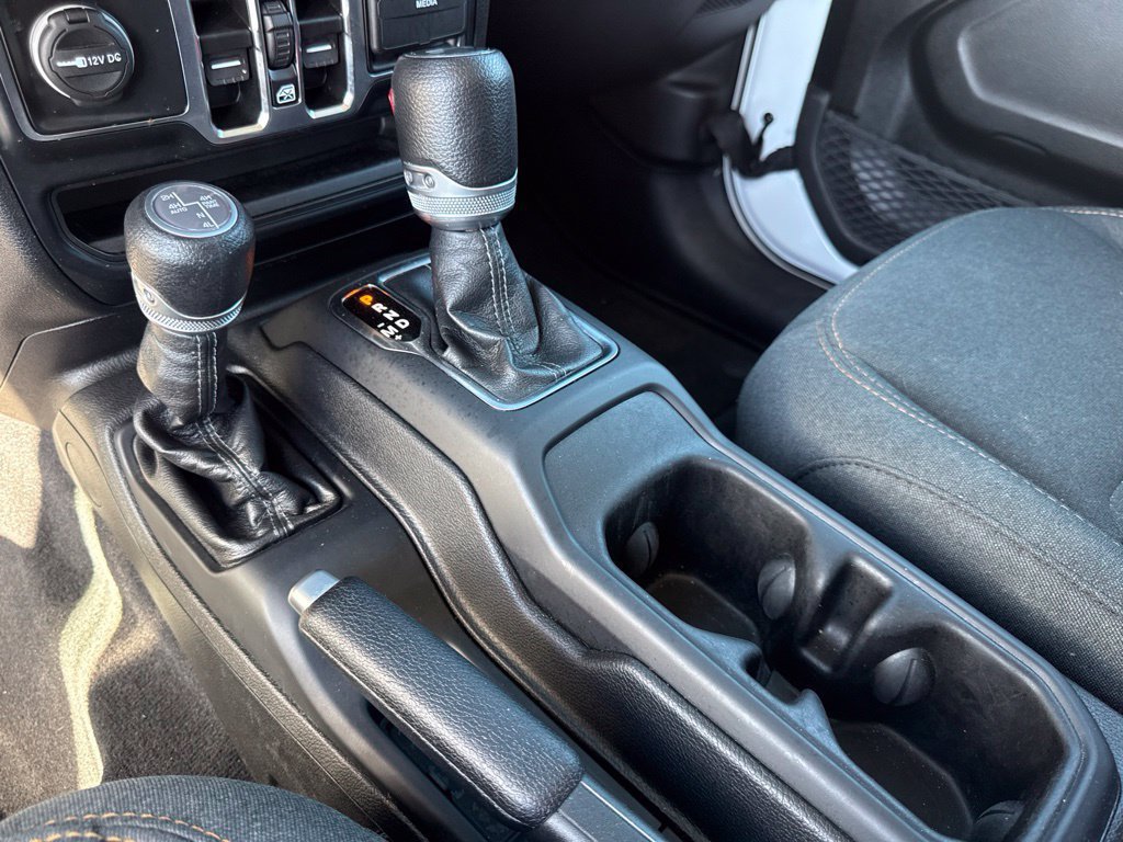 Used 2024 Jeep Wrangler Unlimited w/ Convenience Group AWD/4WD image 26