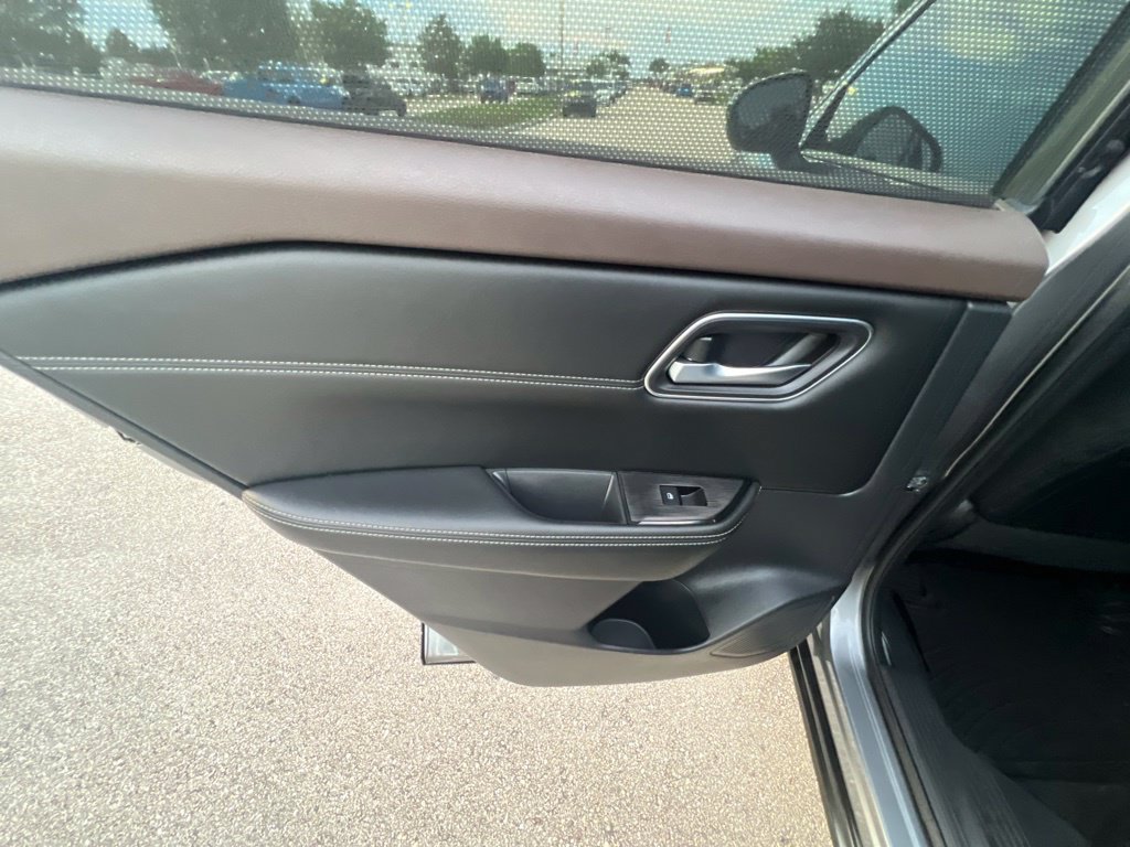 Used 2021 Nissan Rogue SV w/ Premium Package FWD image 19