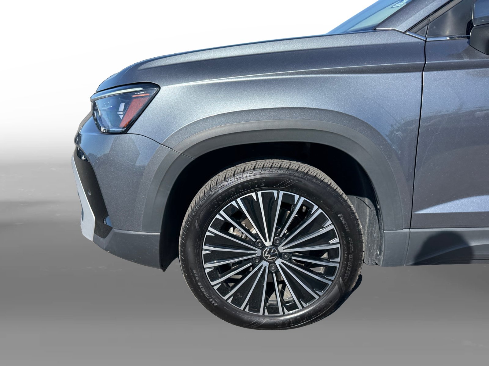 Certified 2025 Volkswagen Taos SE w/ Panoramic Sunroof Package FWD image 9