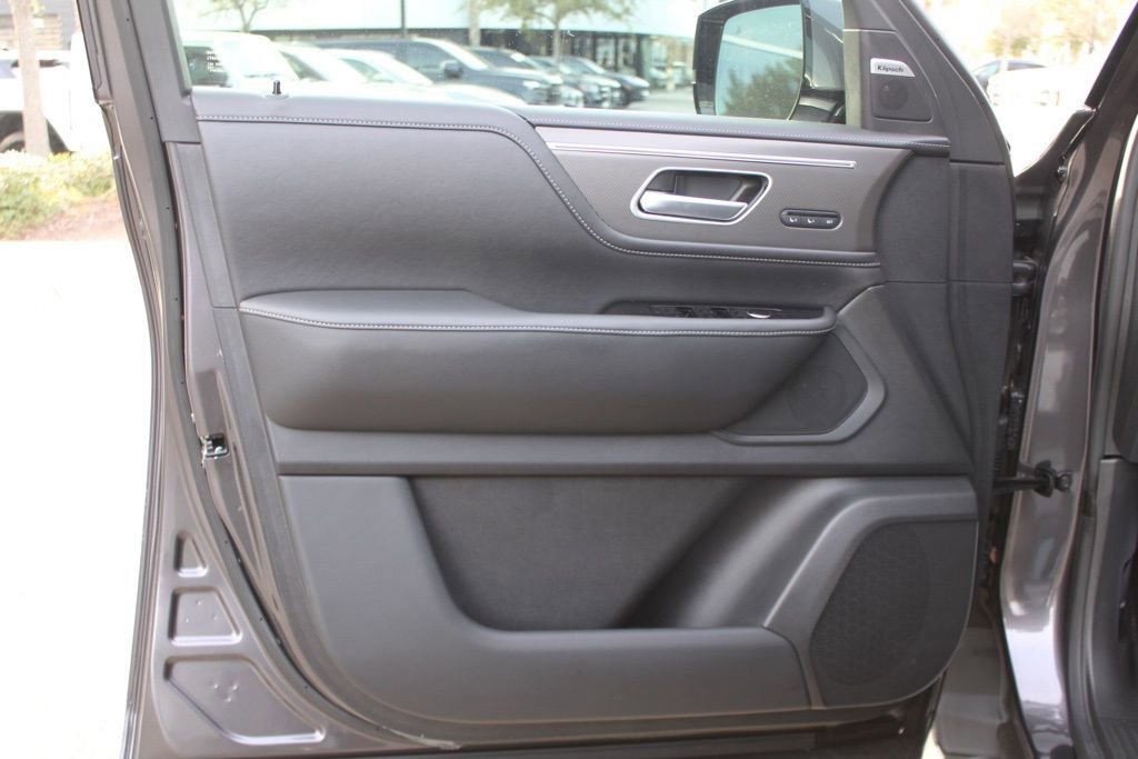 Certified 2025 INFINITI QX80 Pure image 12