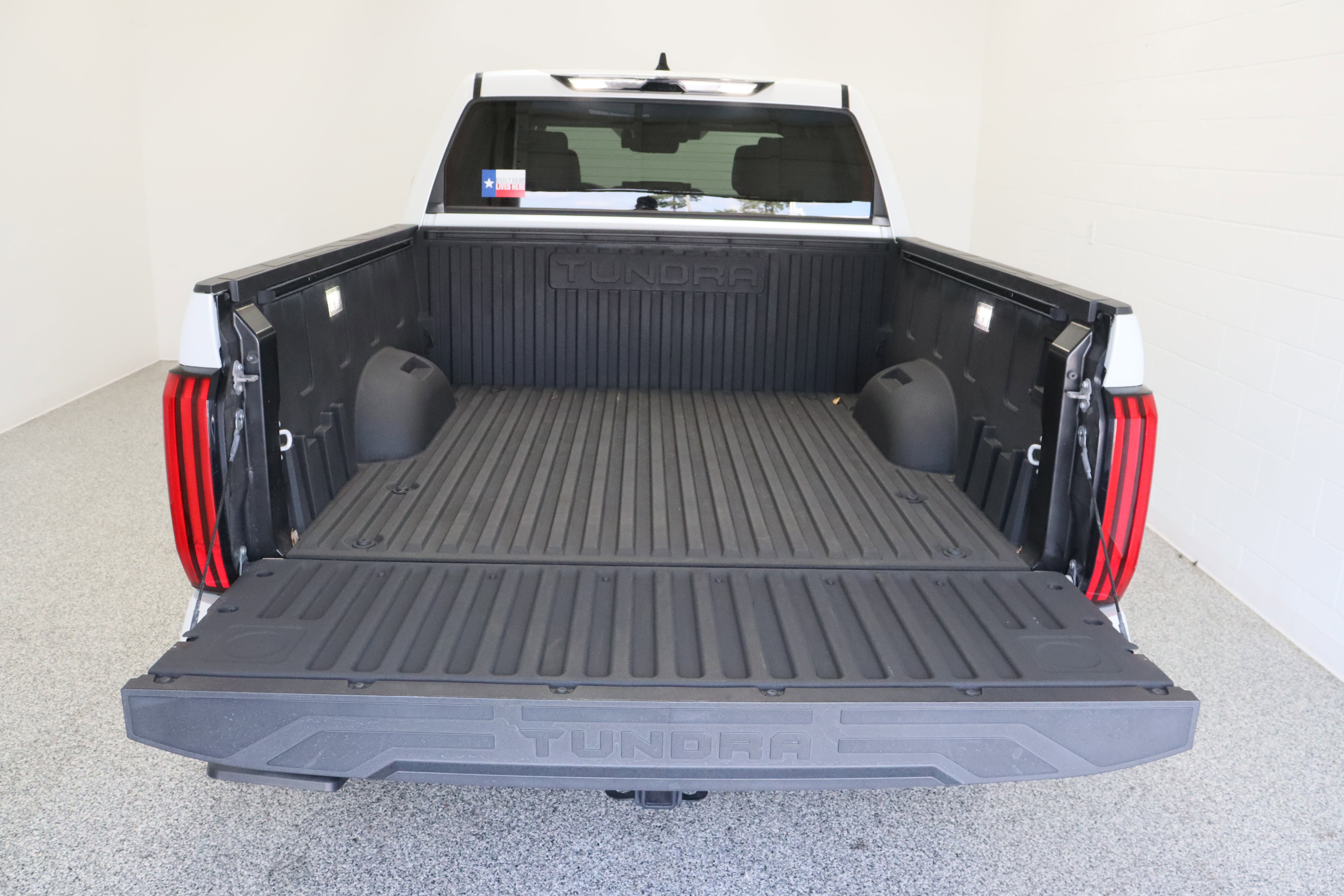 Used 2023 Toyota Tundra Limited w/ Power Package RWD image 34