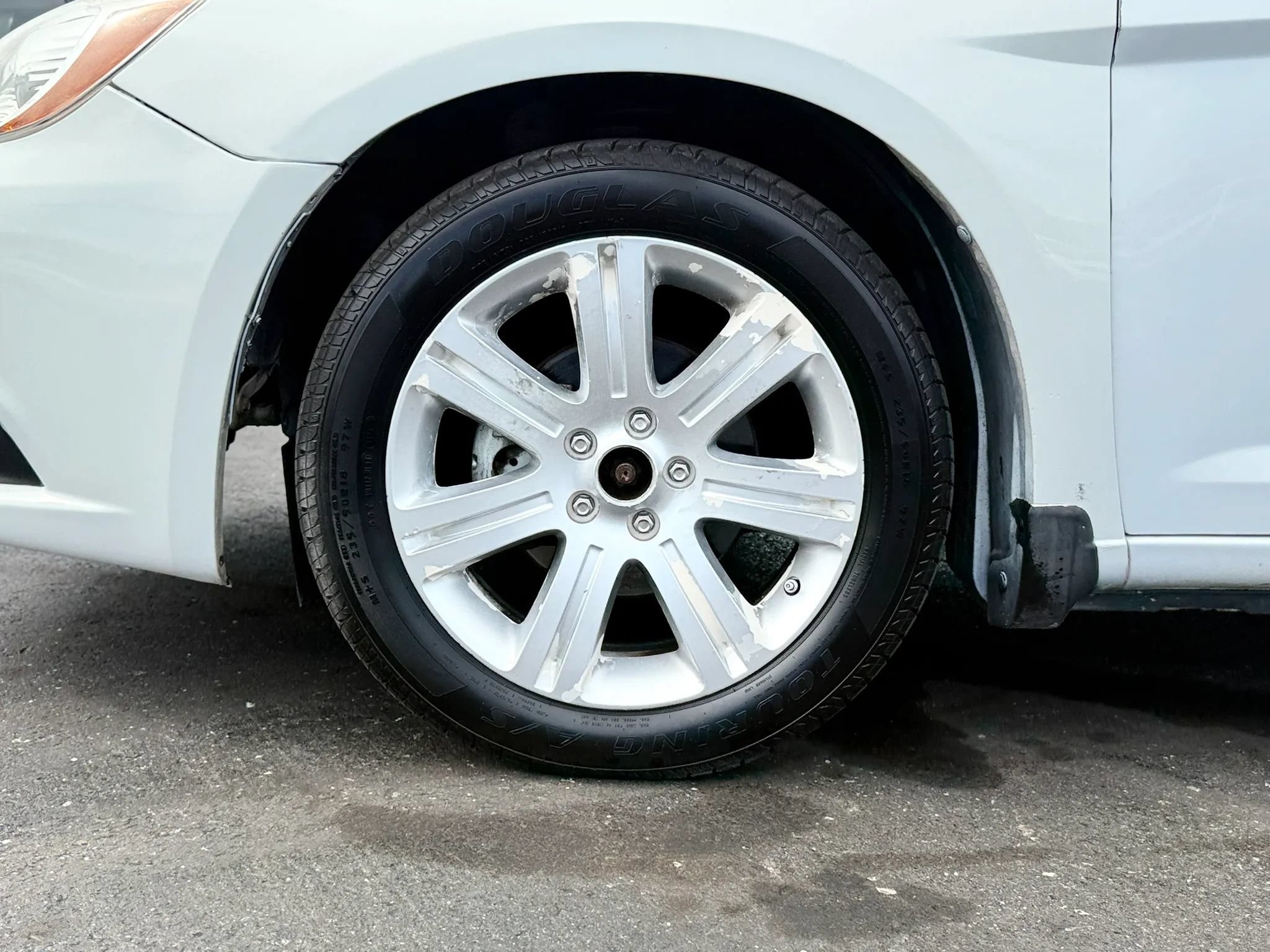 Used 2013 Chrysler 200 Touring FWD image 35